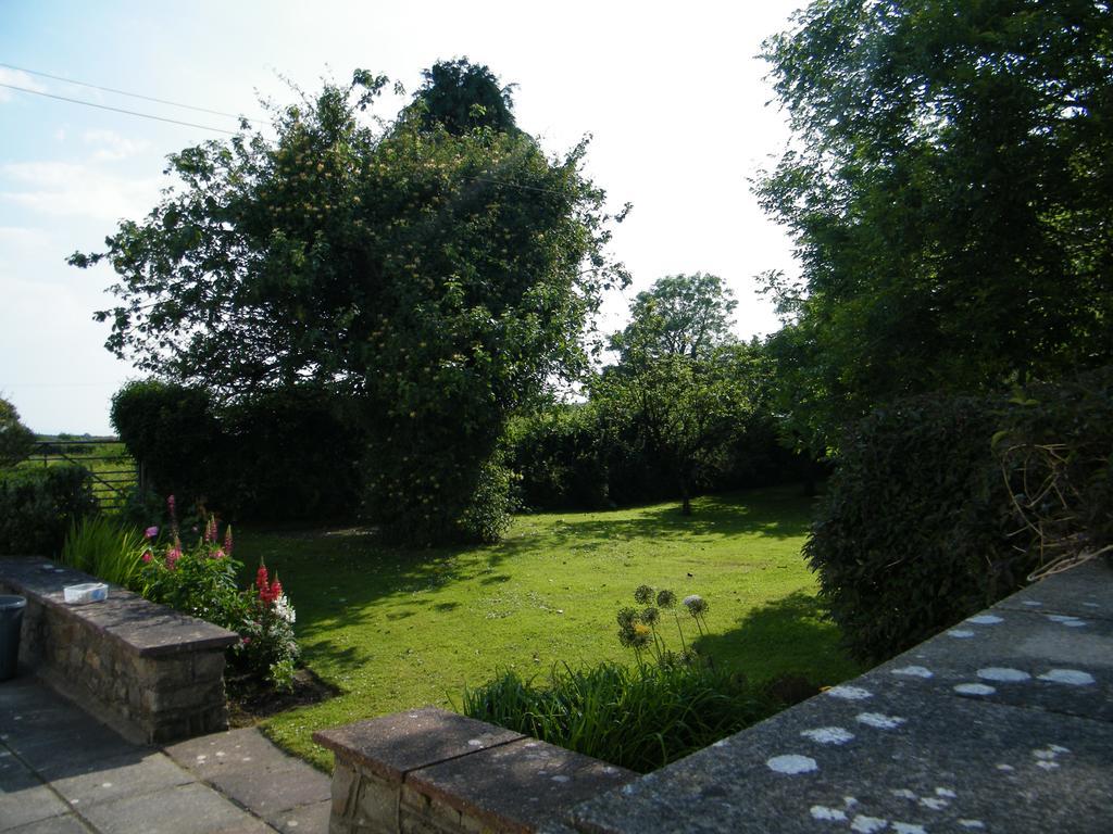 Ballas Farm Country Guest House Bridgend  Exterior photo
