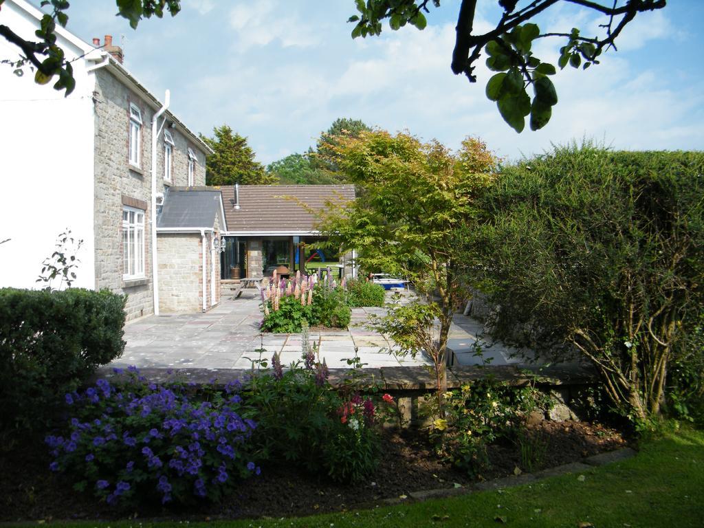 Ballas Farm Country Guest House Bridgend  Exterior photo