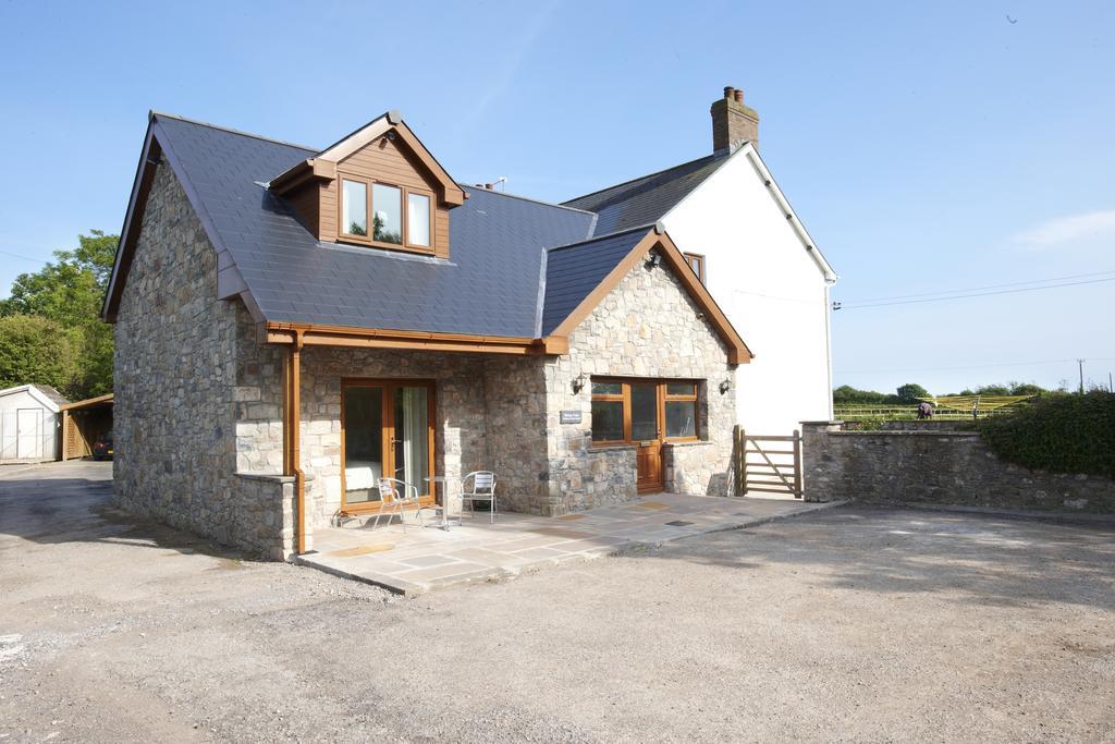 Ballas Farm Country Guest House Bridgend  Exterior photo