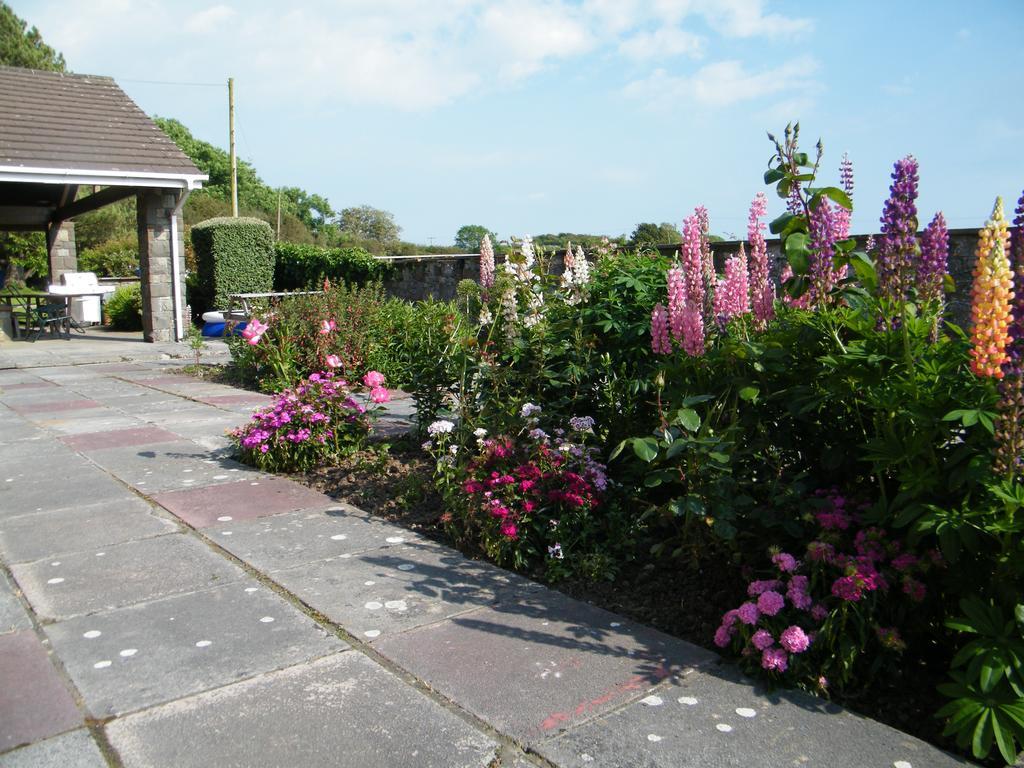 Ballas Farm Country Guest House Bridgend  Exterior photo